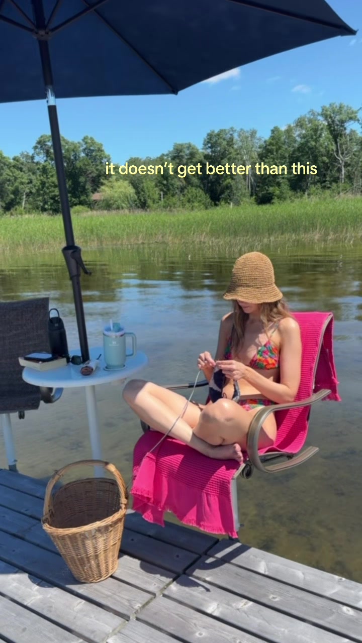 @champagnepoppie