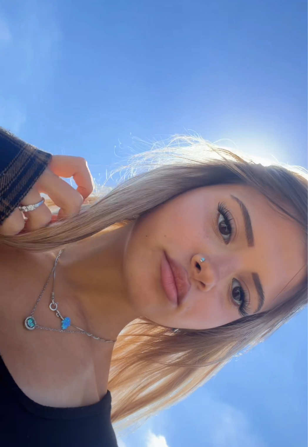 @𝐋𝐈𝐕 𝐆𝐈𝐒𝐁𝐄𝐑𝐆💞