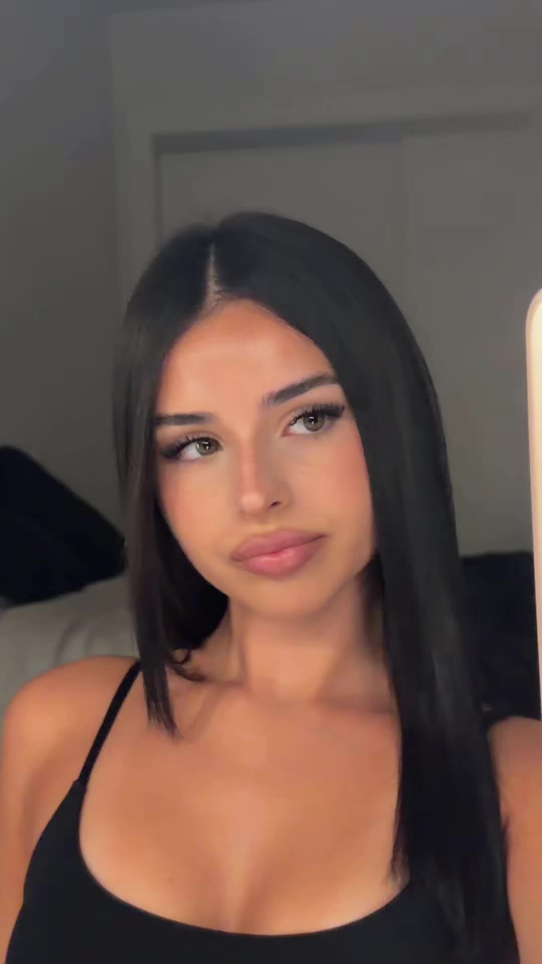 @vickyguez