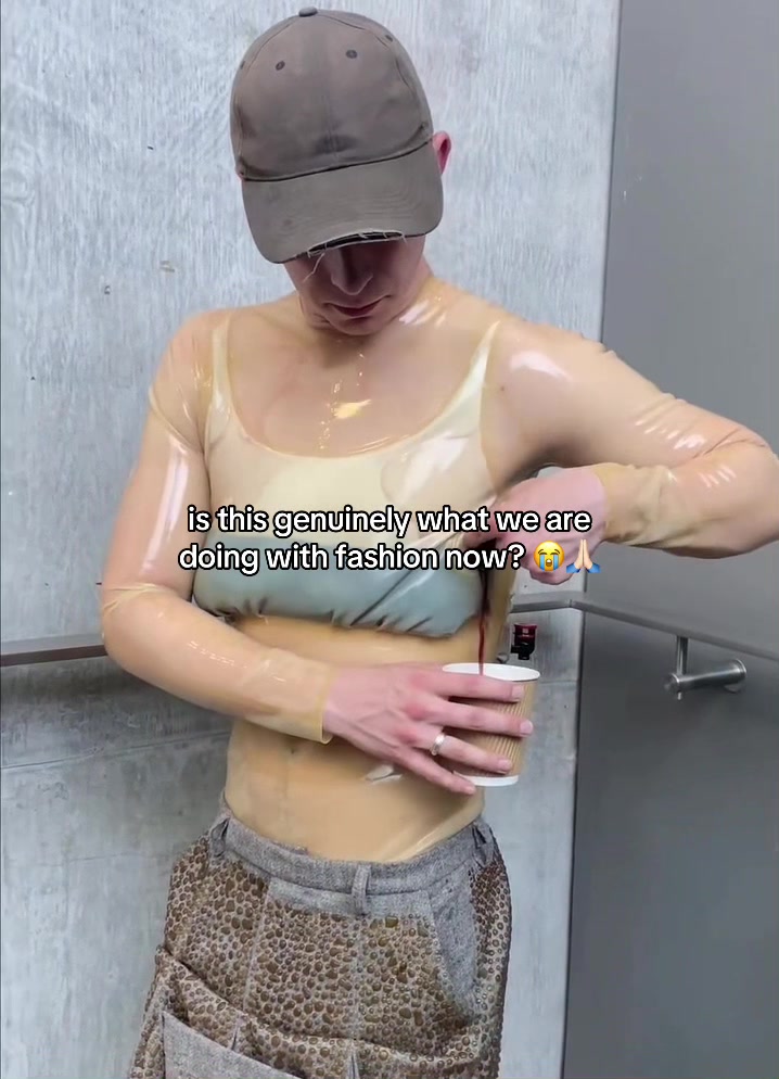@0fftherunway