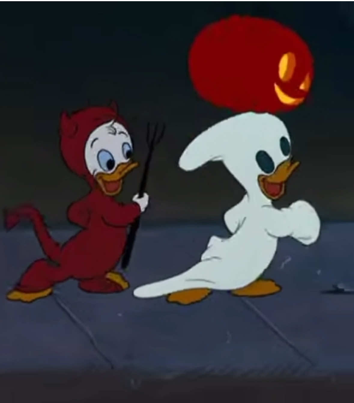@spookyseasonftw