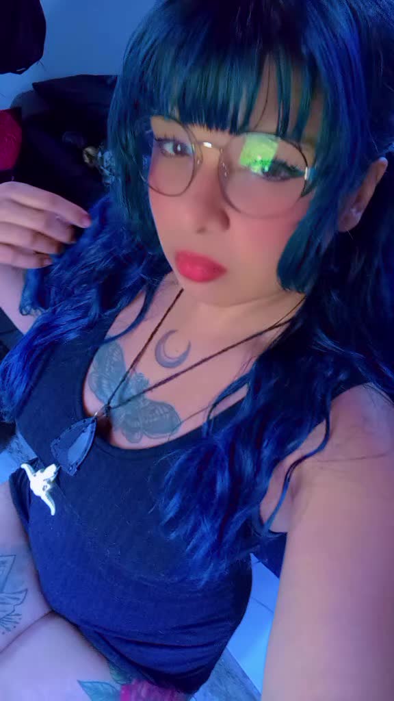 @Tainá