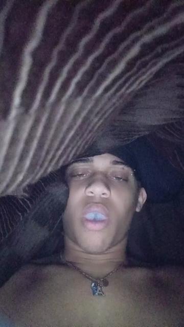 @👻