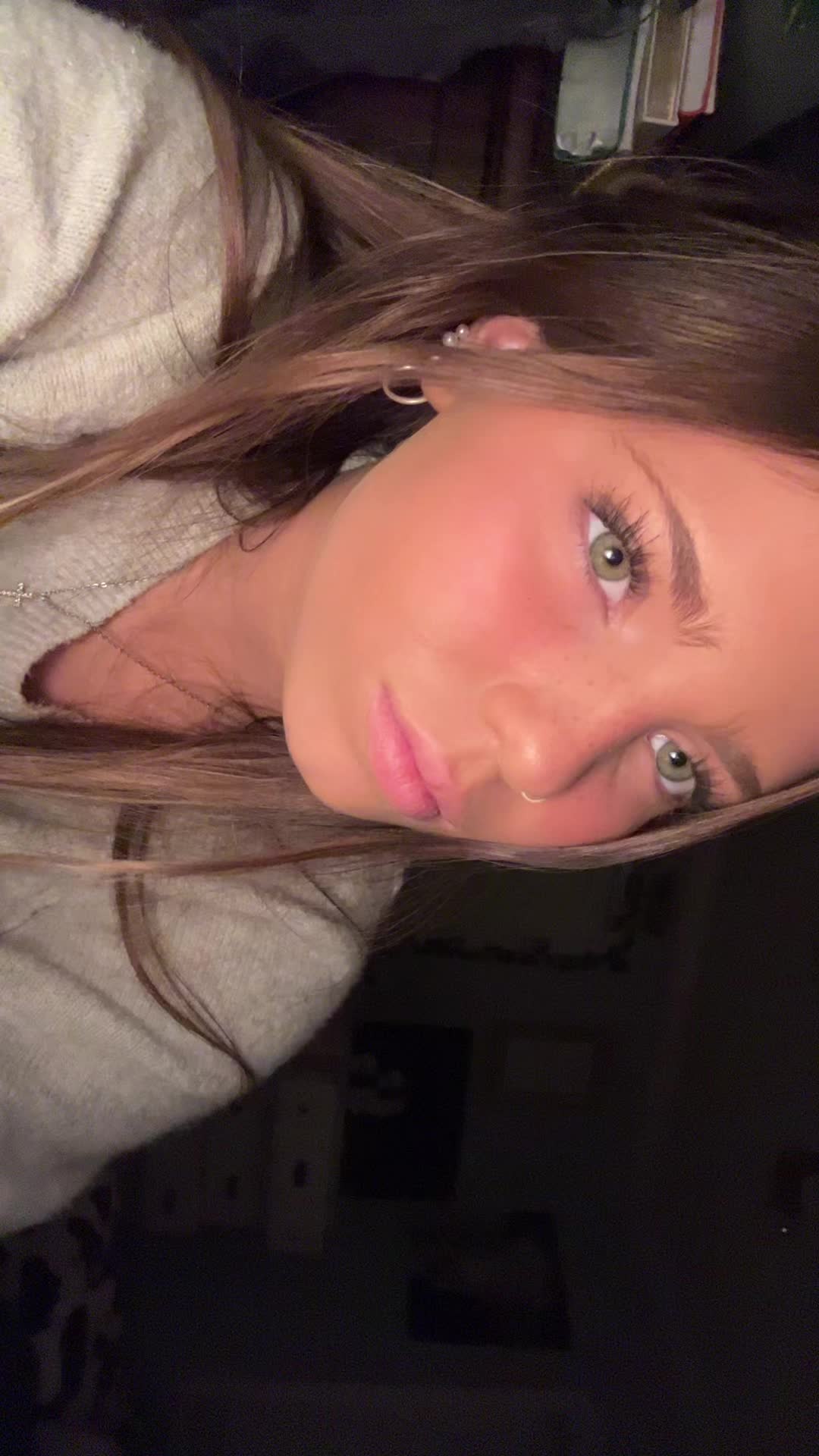 @$elena😛