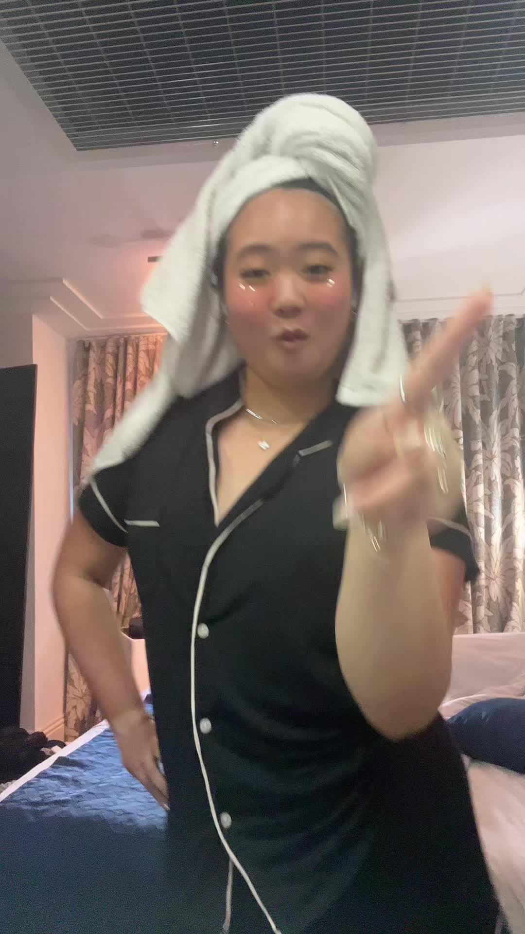 @rebecca duong