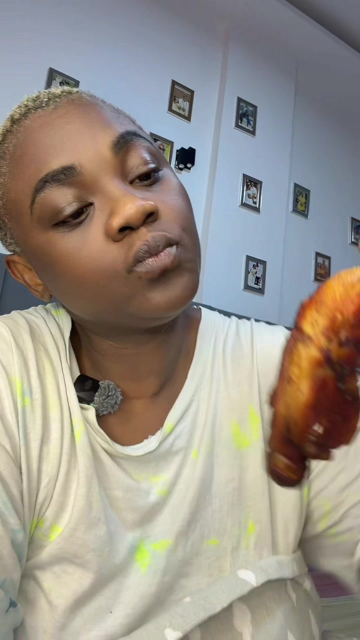 @Lagrossepomme225