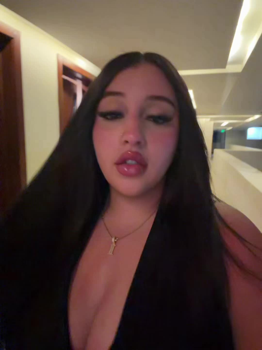@𝒊