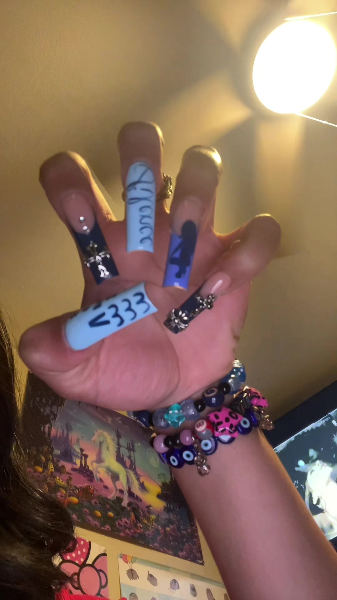 @ari 𖤐