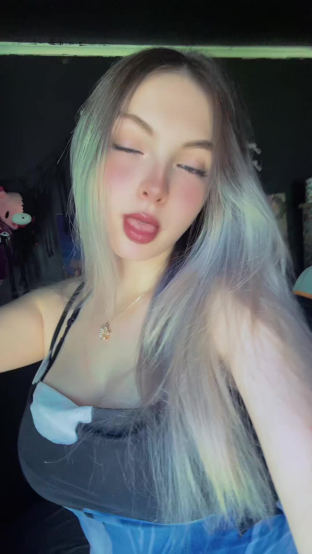 @Miabella