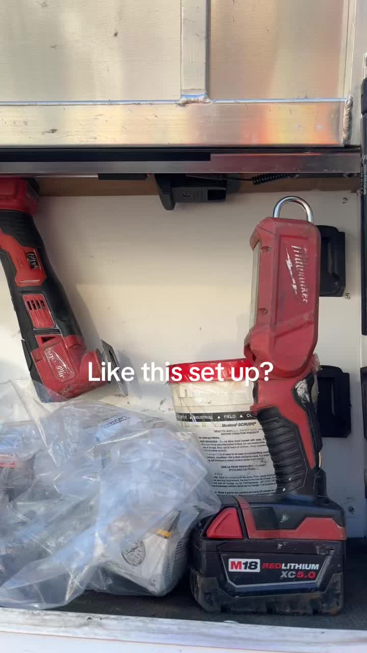 @Kristian🇨🇦