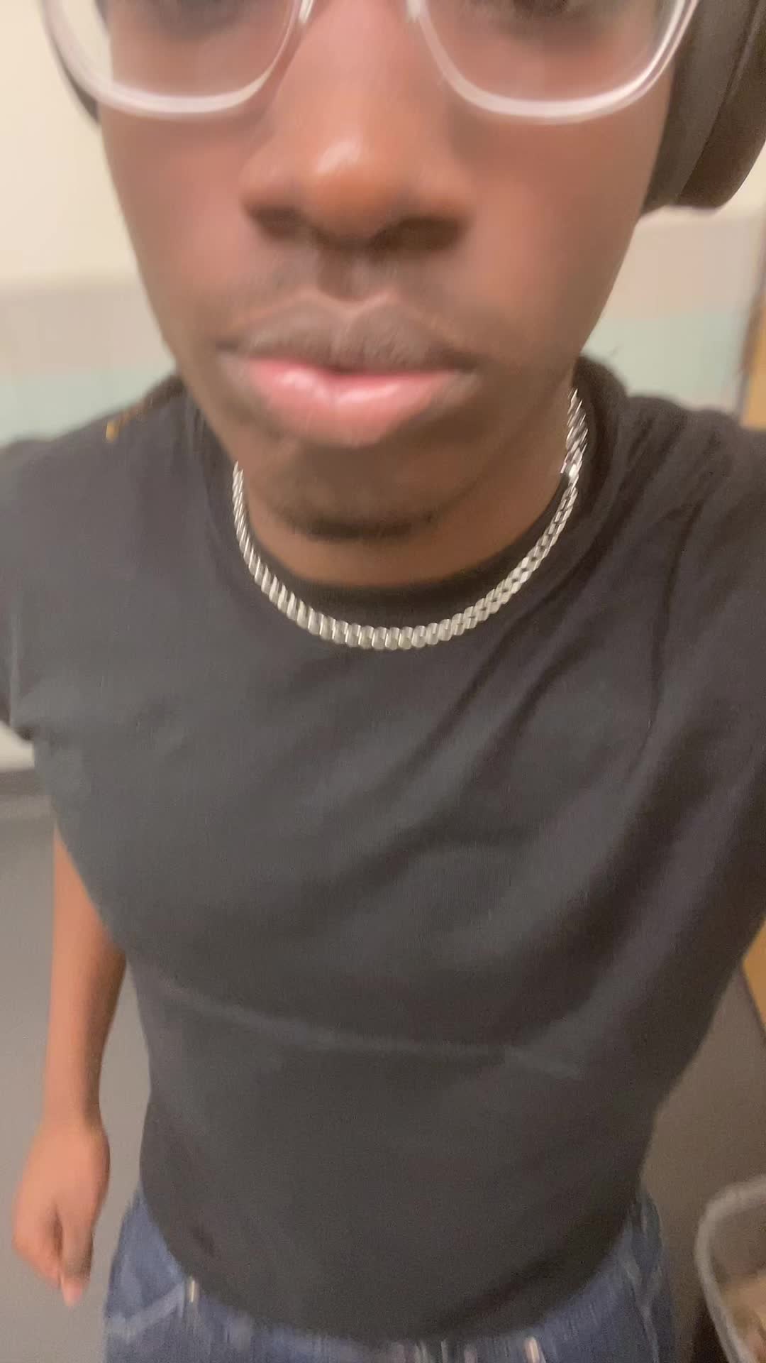 @👣