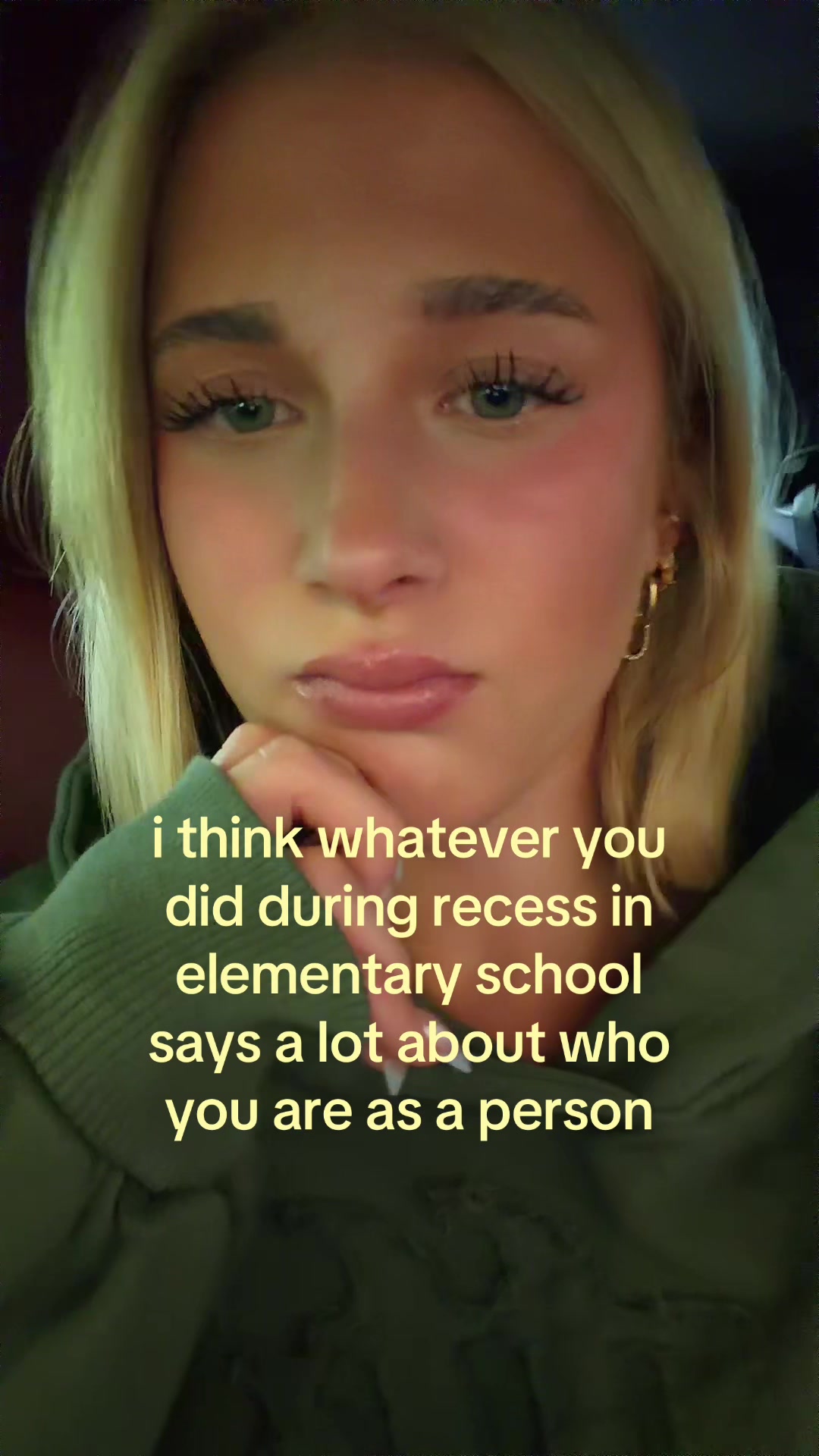 @theelliebarker