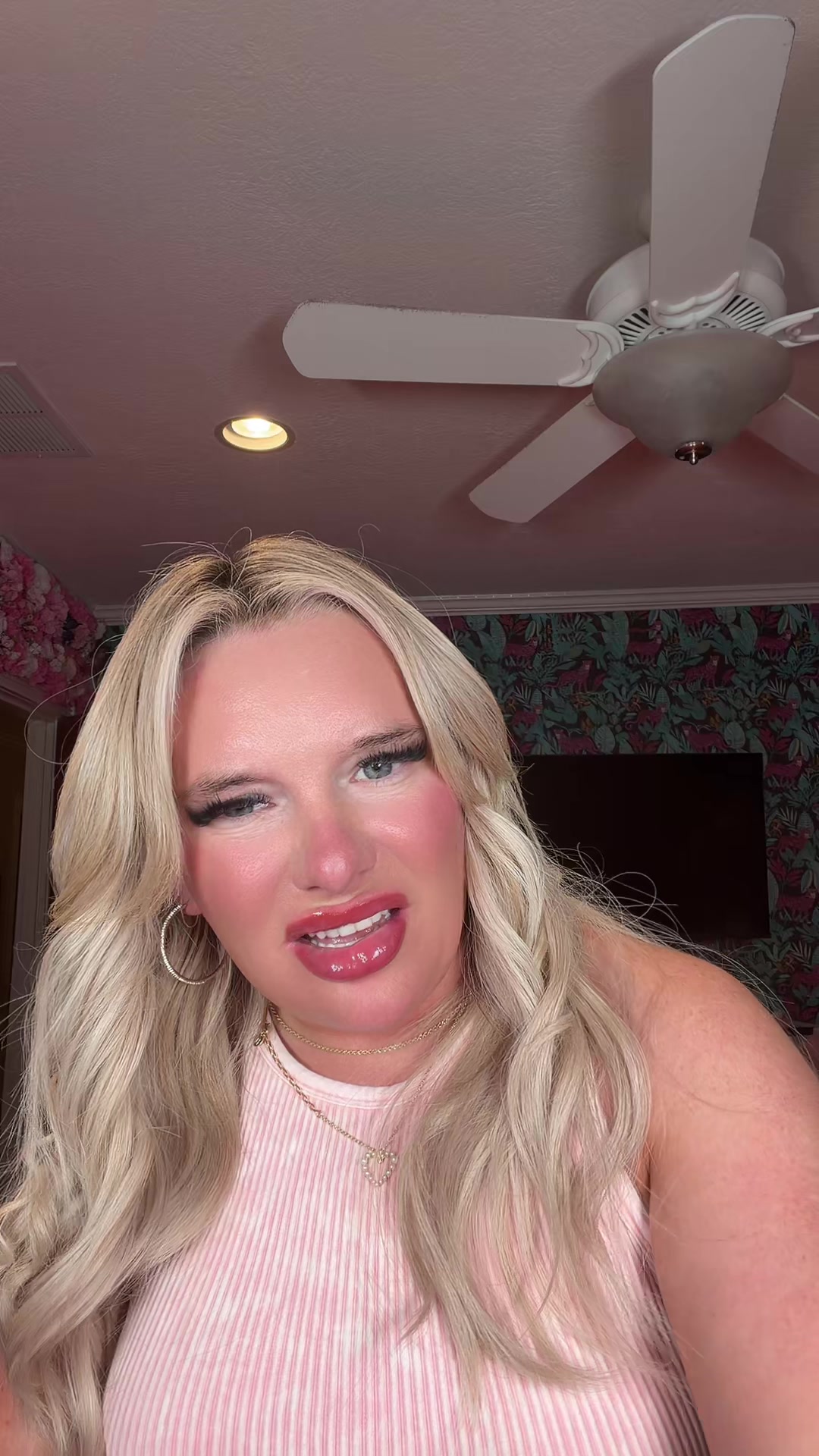 @Bombshelluxe