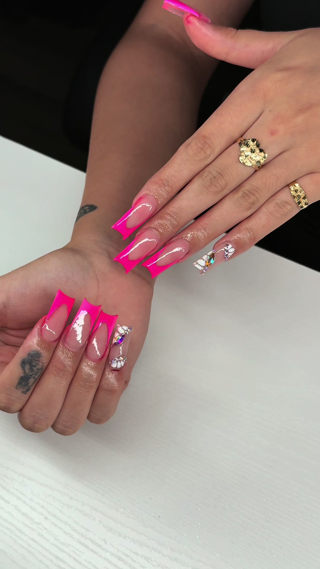 @Nailsbymonsee