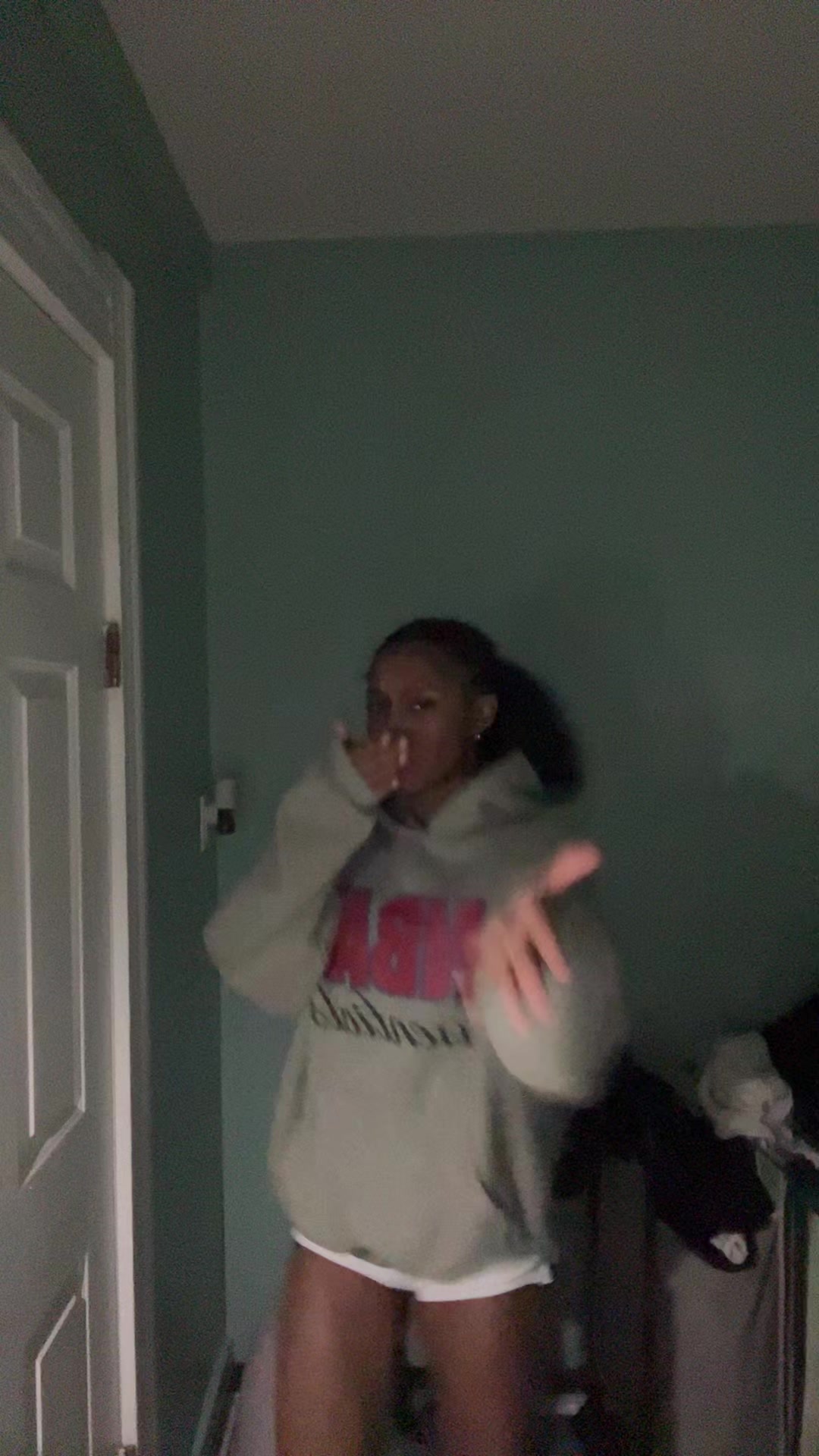 @🦦
