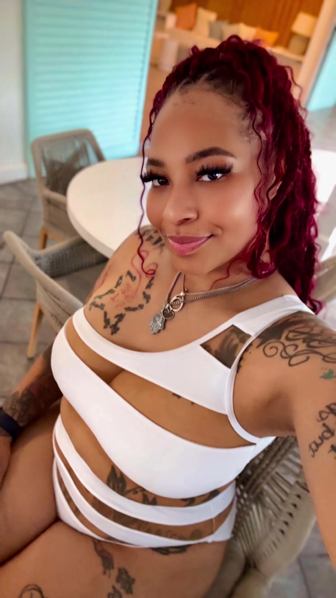 @Nonchalant Beauty😘