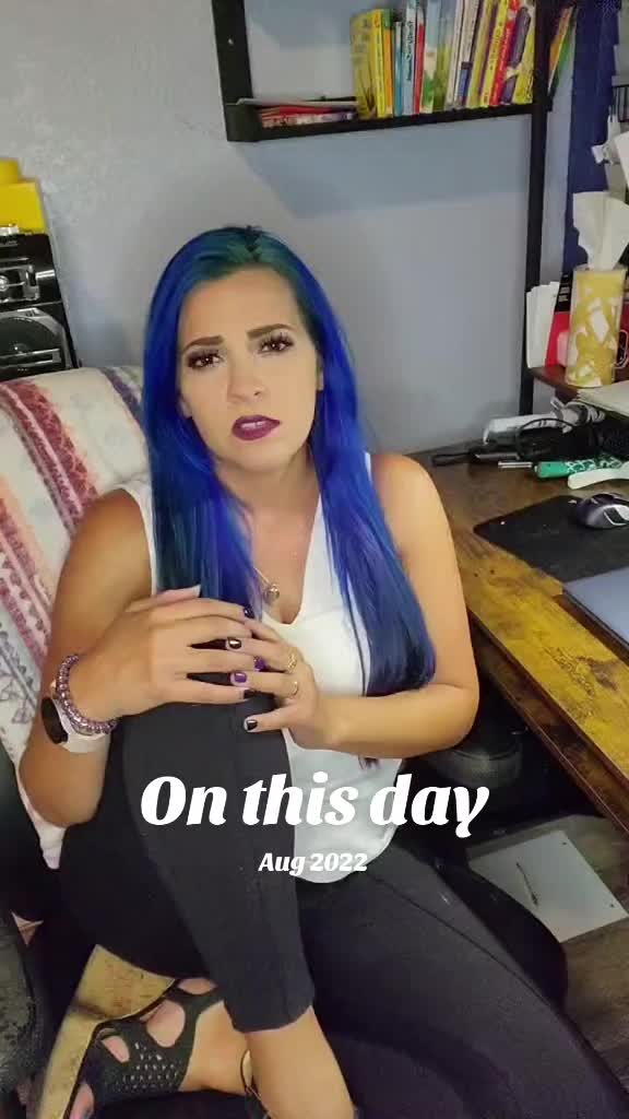 @BlueHairBabe💙