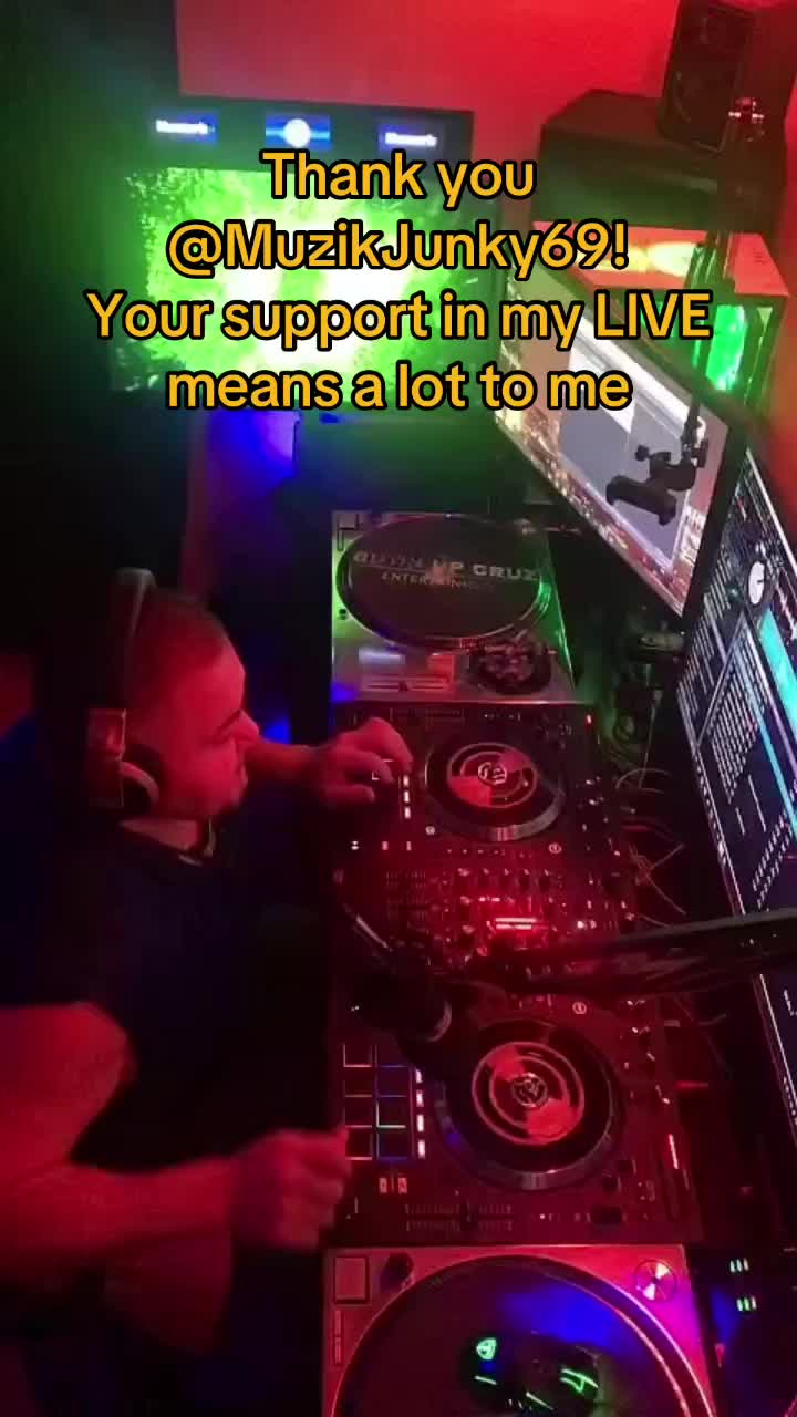 @Dj CutinupCruz