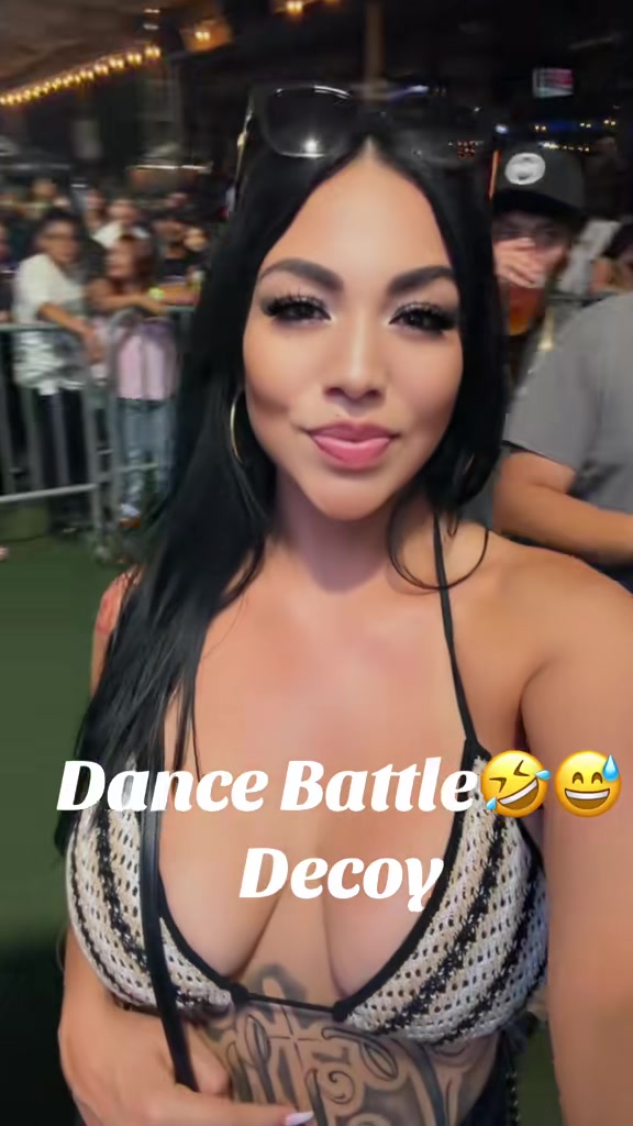 @Bella_B_