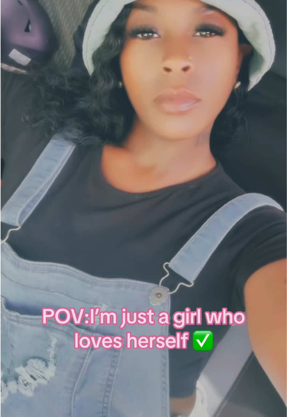 @lovelyRoni🥰