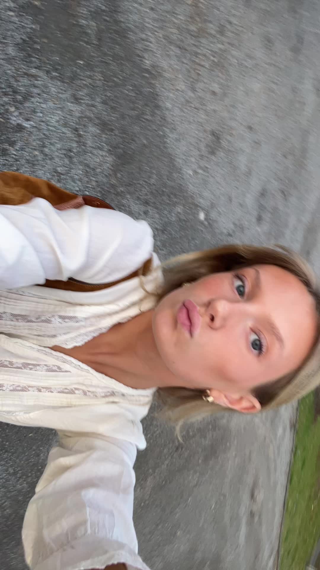 @unawhite