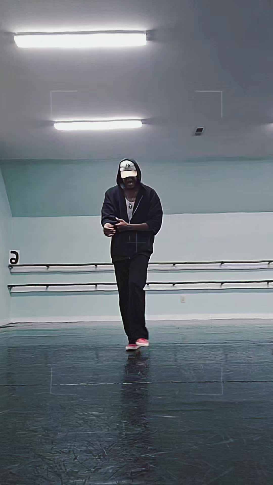 @Dancemachine