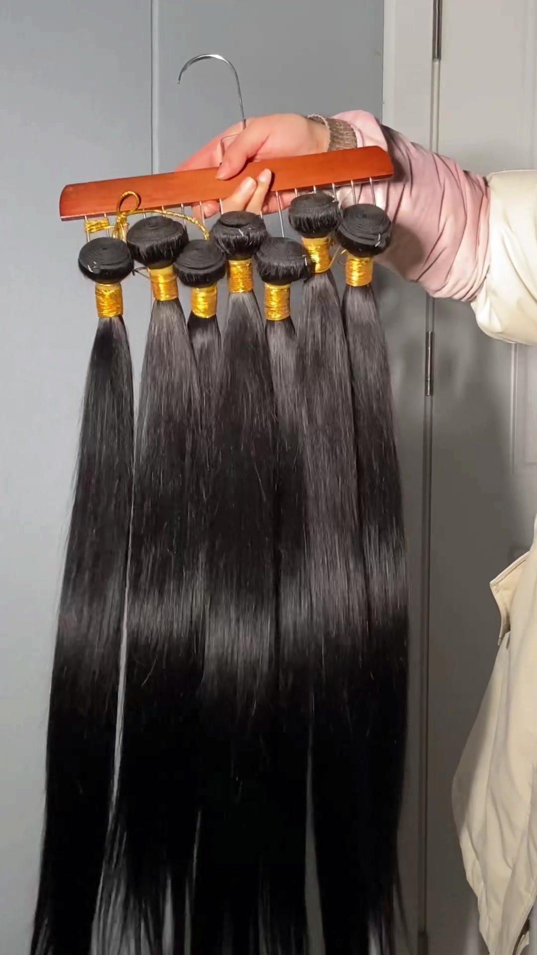 @uwigs hair