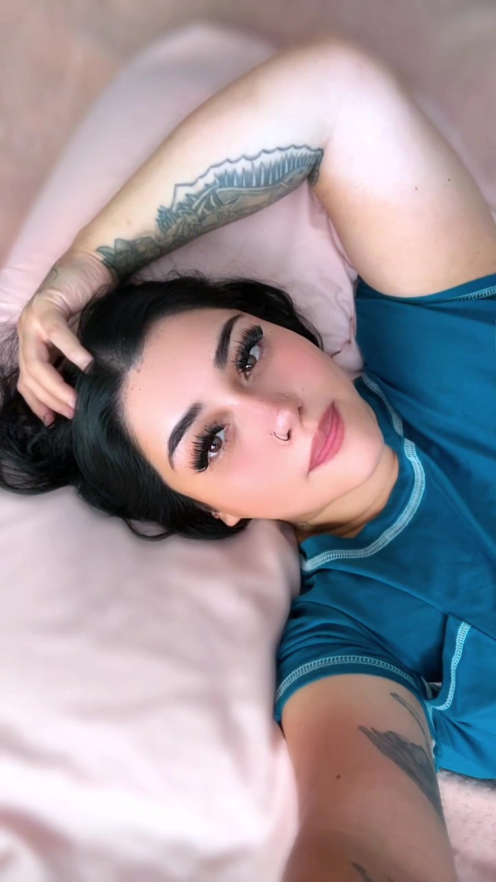 @Glashesbby🏳️&zwj;🌈👩🏻&zwj;🍳