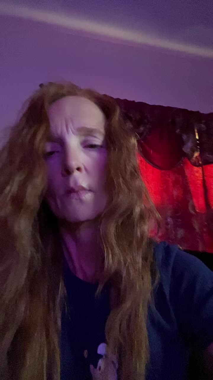 @Leann H. Thatredheadedchick