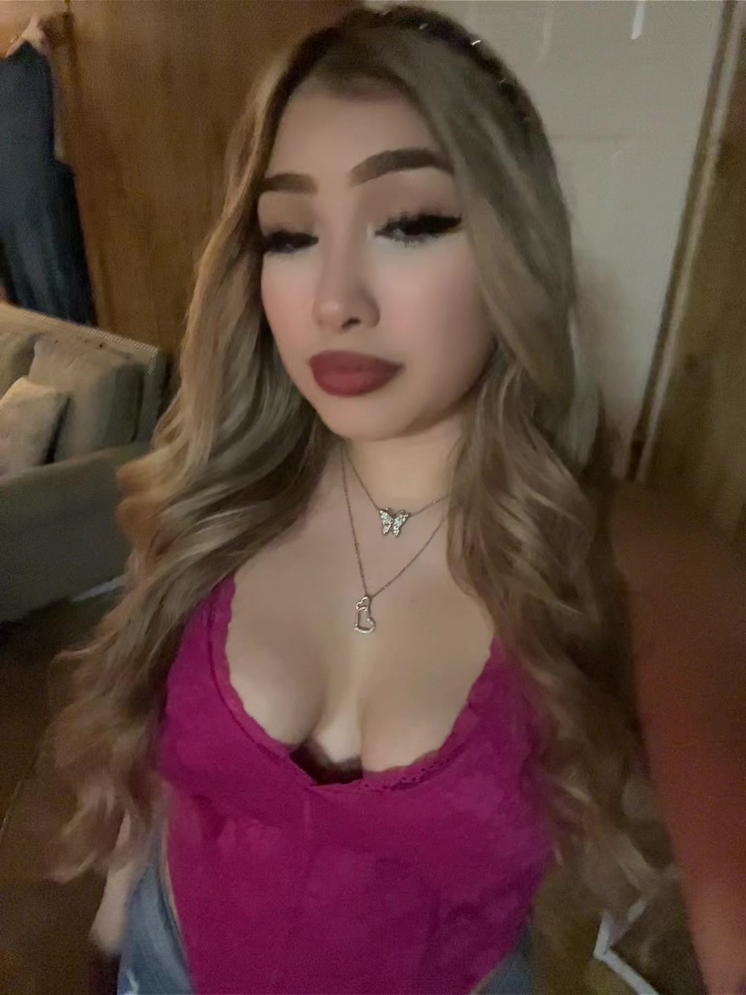 @Angelina🦋