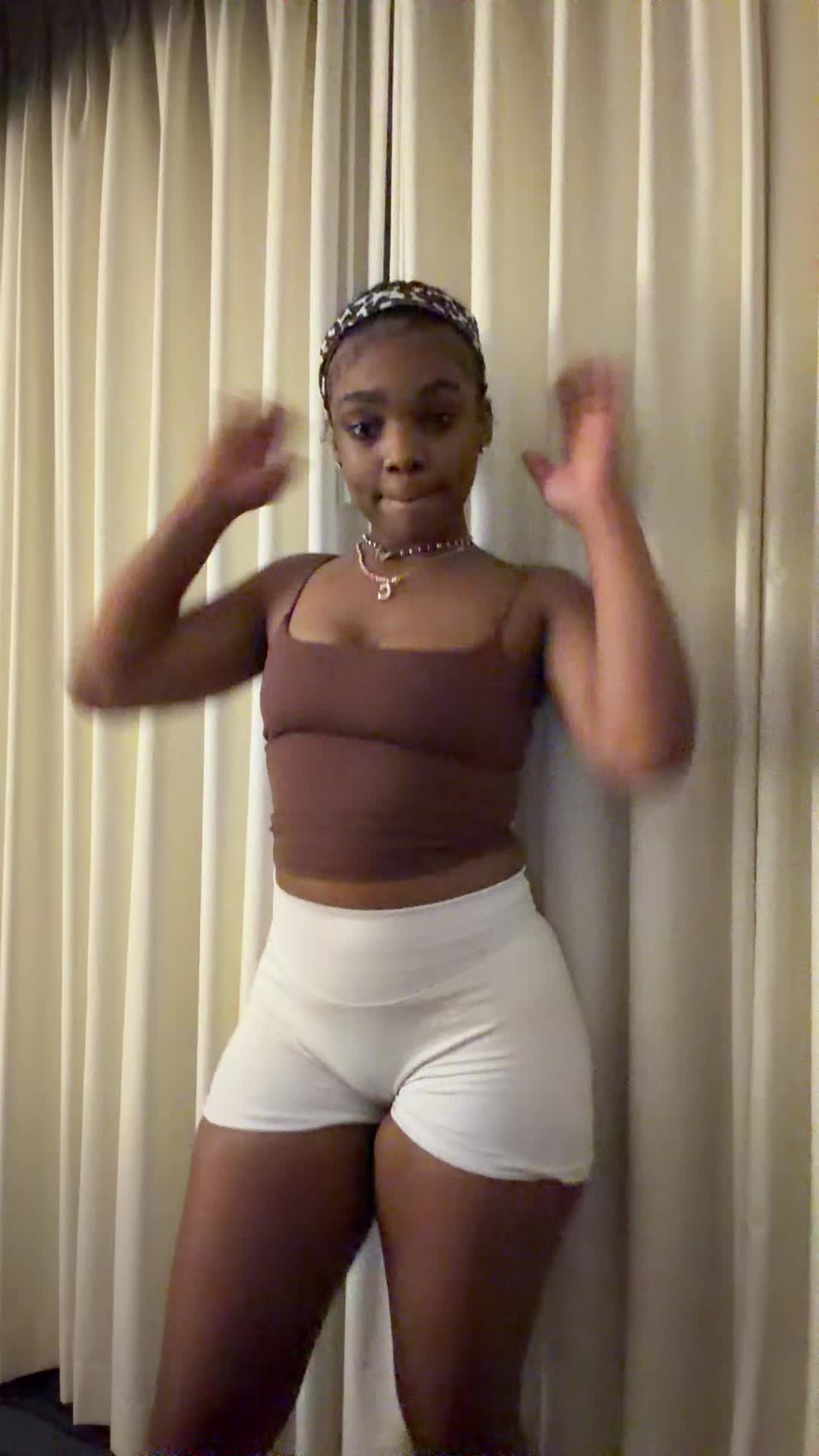 @Caziyah 😚🖤✈️