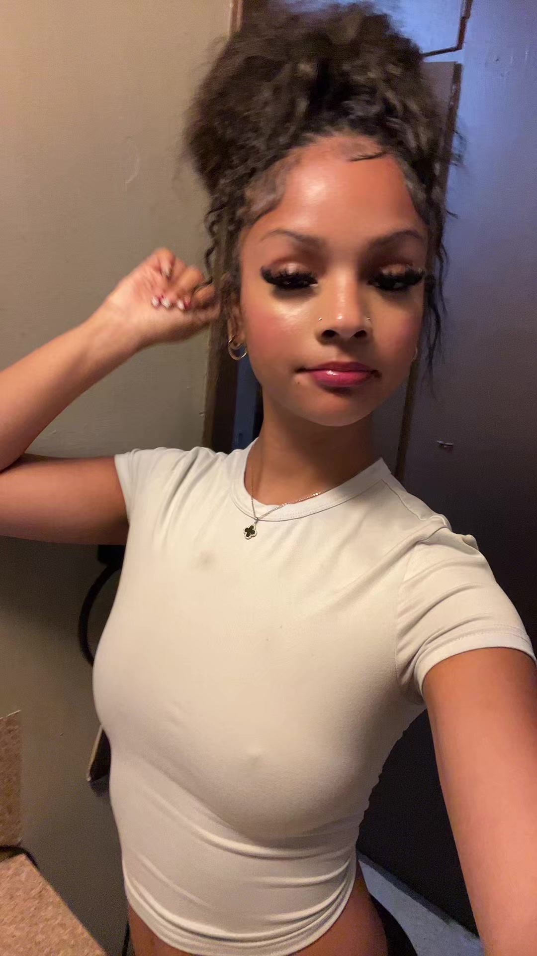 @⃟