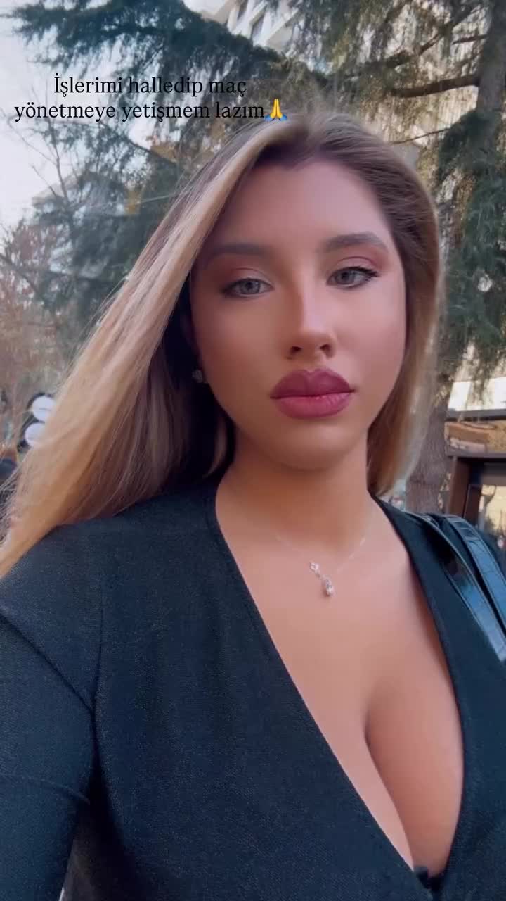 @elifkaraarslan_fan