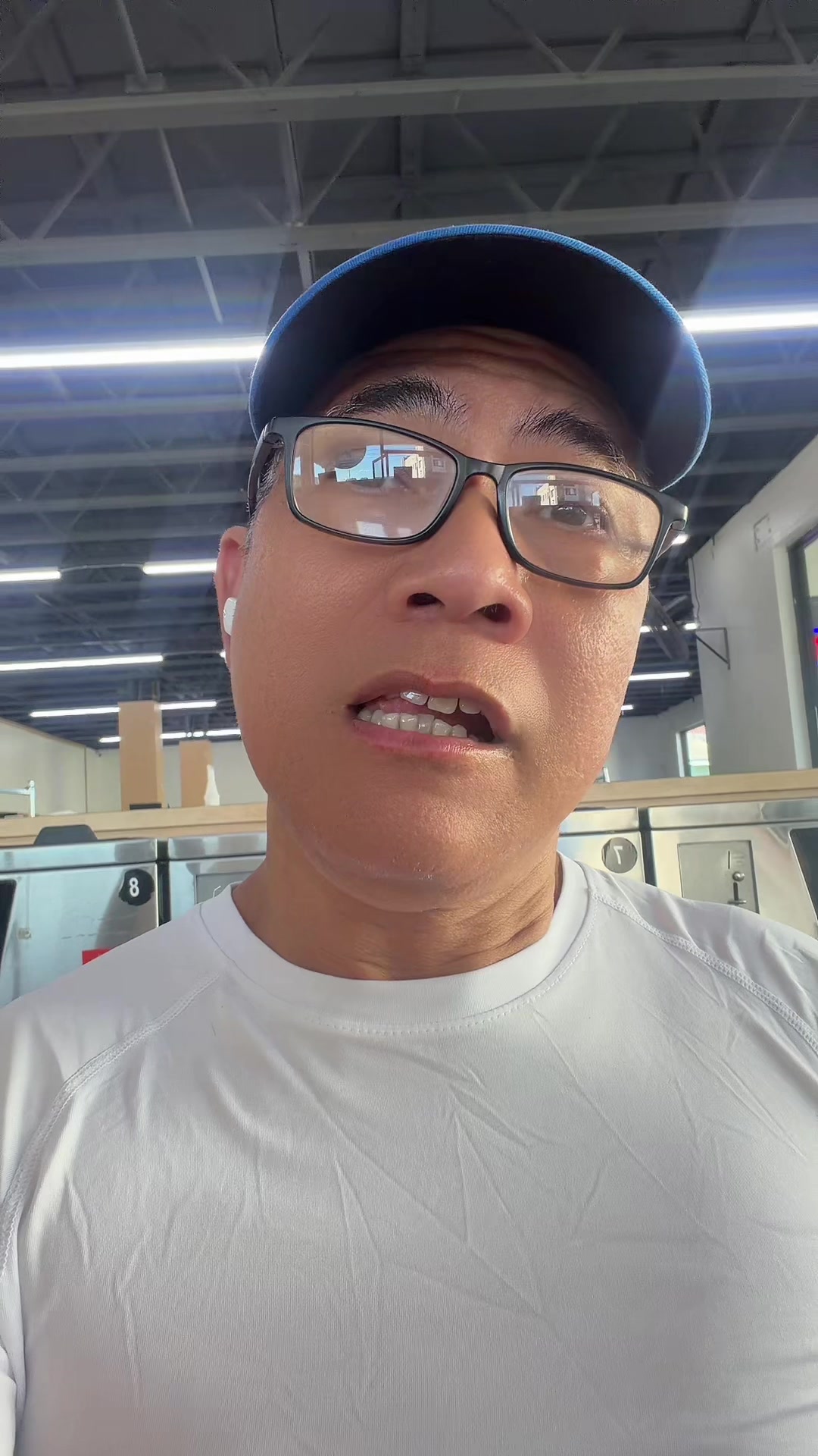 @Kneeroh