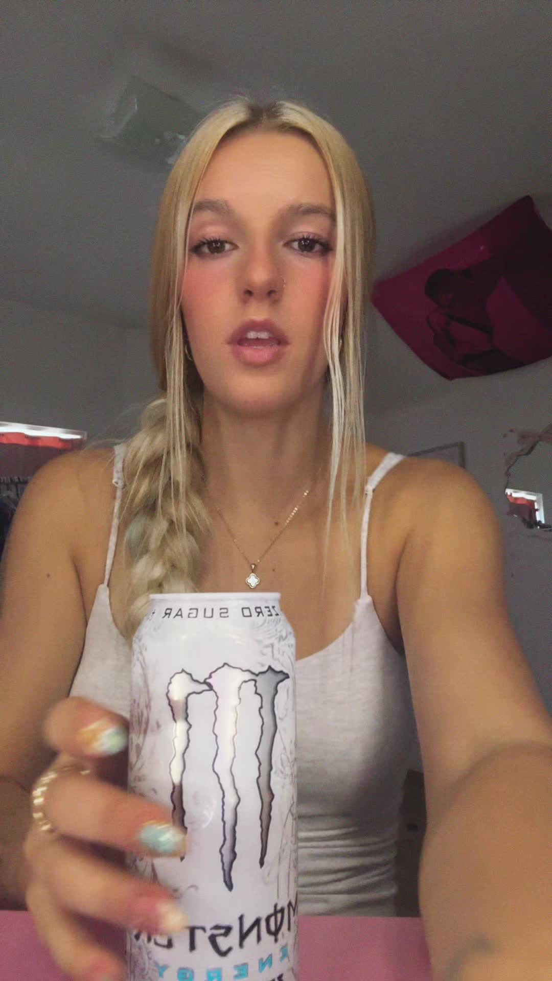 @heyitscoco420