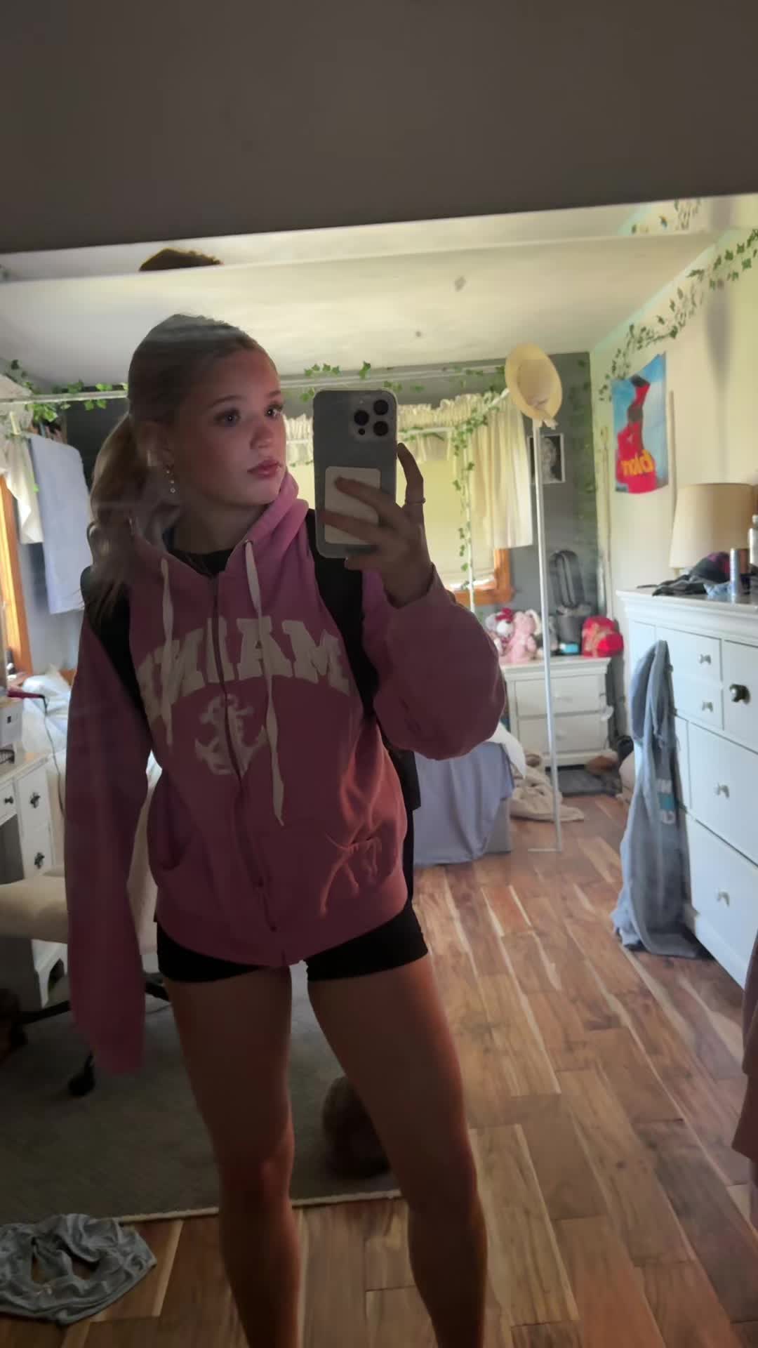 @zoee_secorr