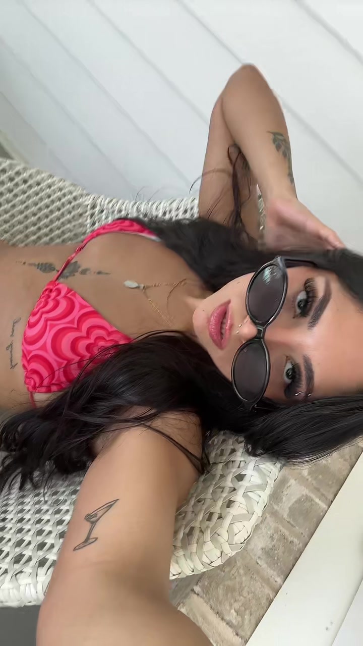 @idklani777