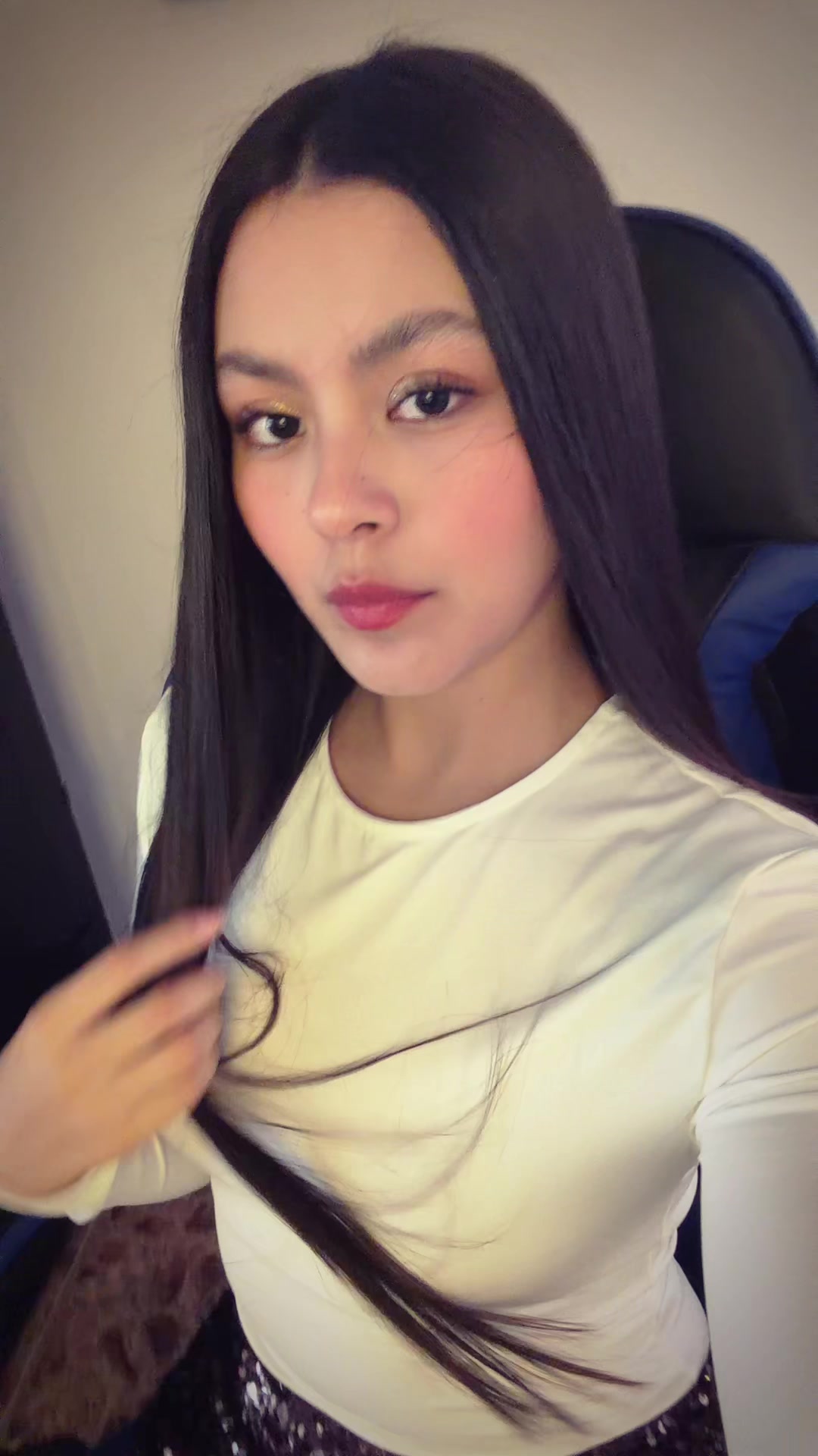 @Cheel🖤✨