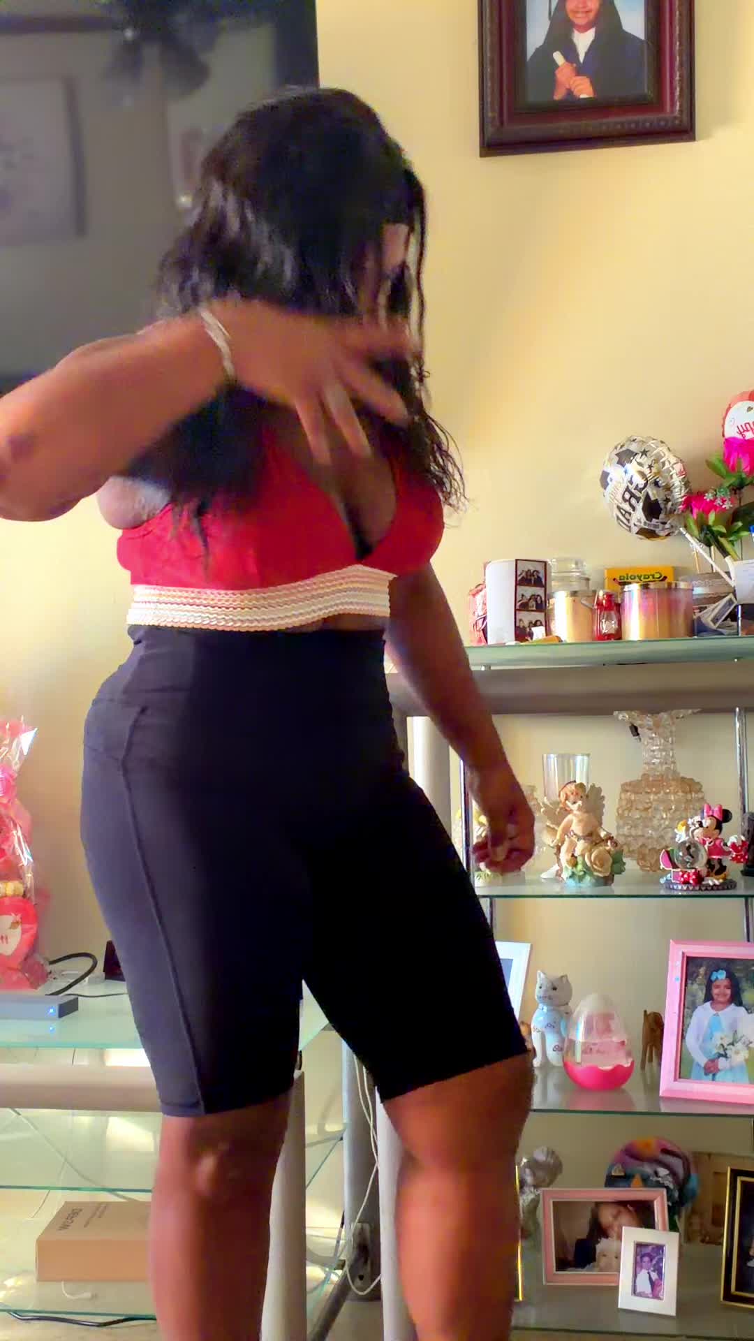 @Ariana🥂🇩🇴