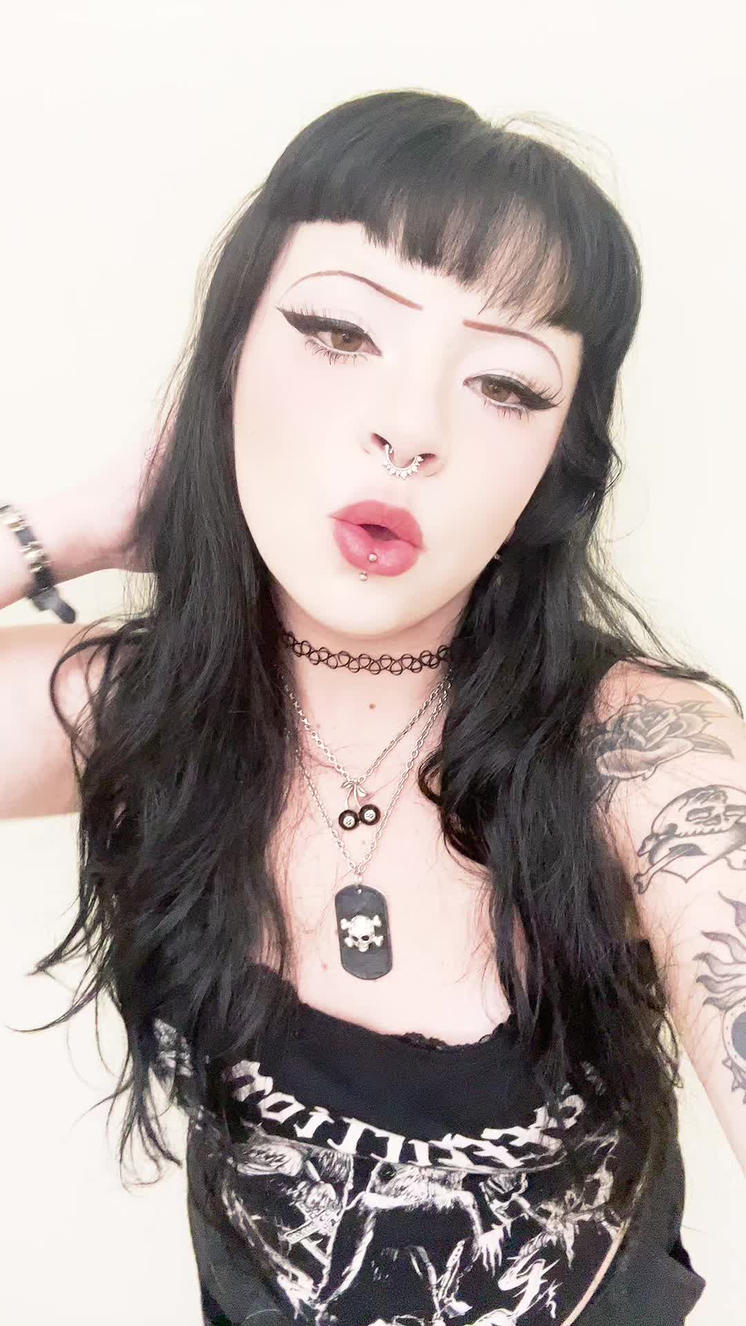 @laur3n🦇