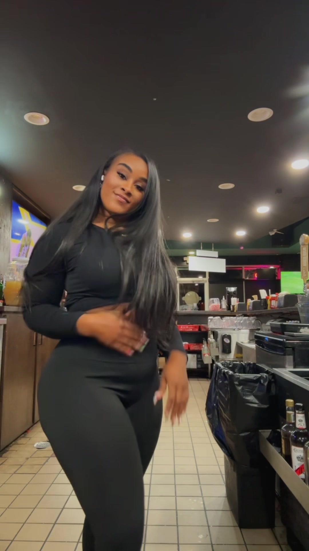 @Curvy_Nay