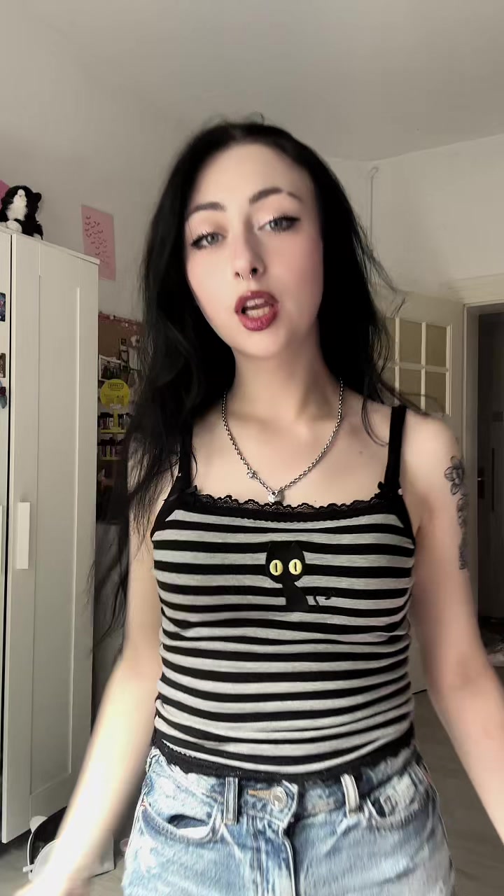 @Juli 🦇