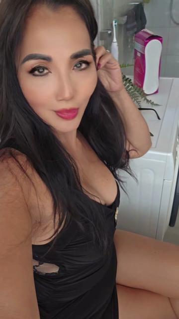 @angelina.jolie
