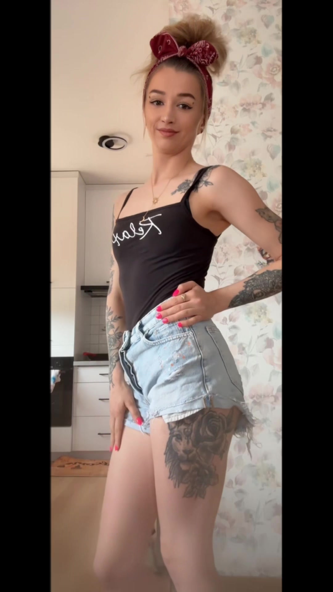 @Czikaaaaa💋