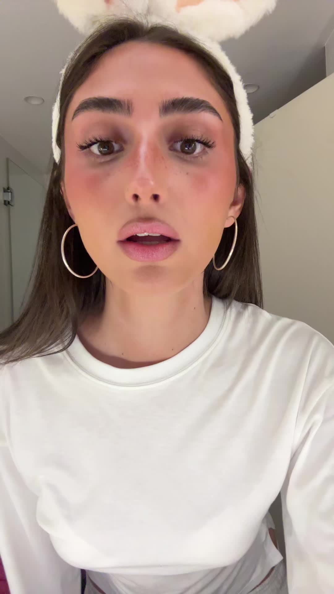 @⠀