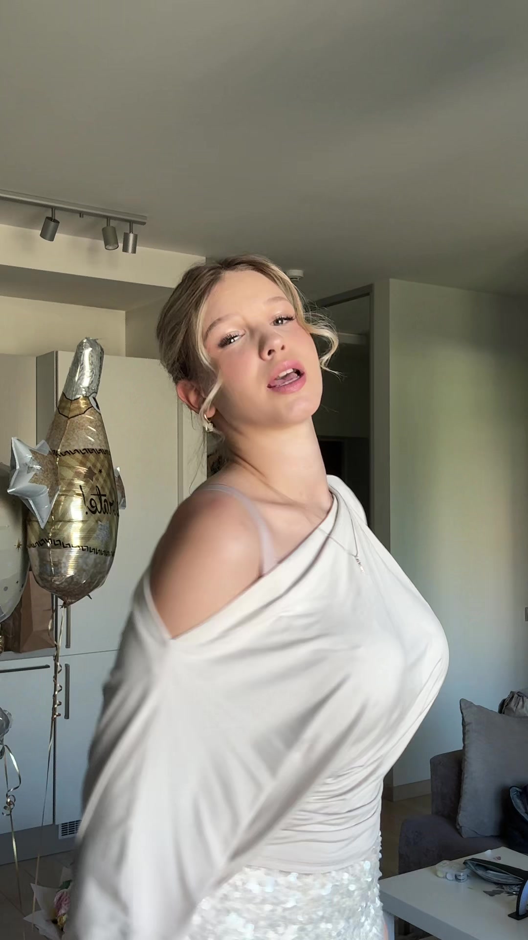 @_adelina_tenk0_