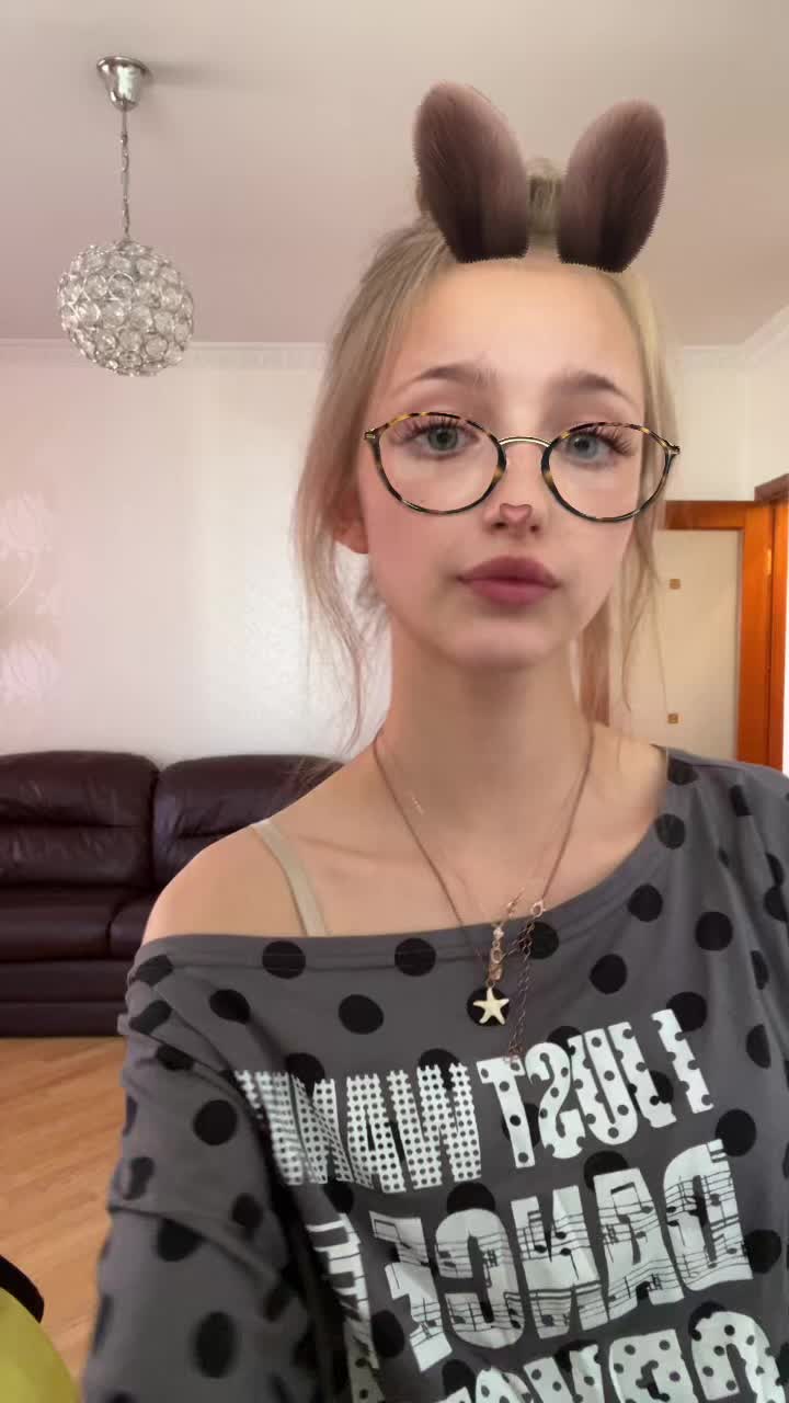 @сонька🦢