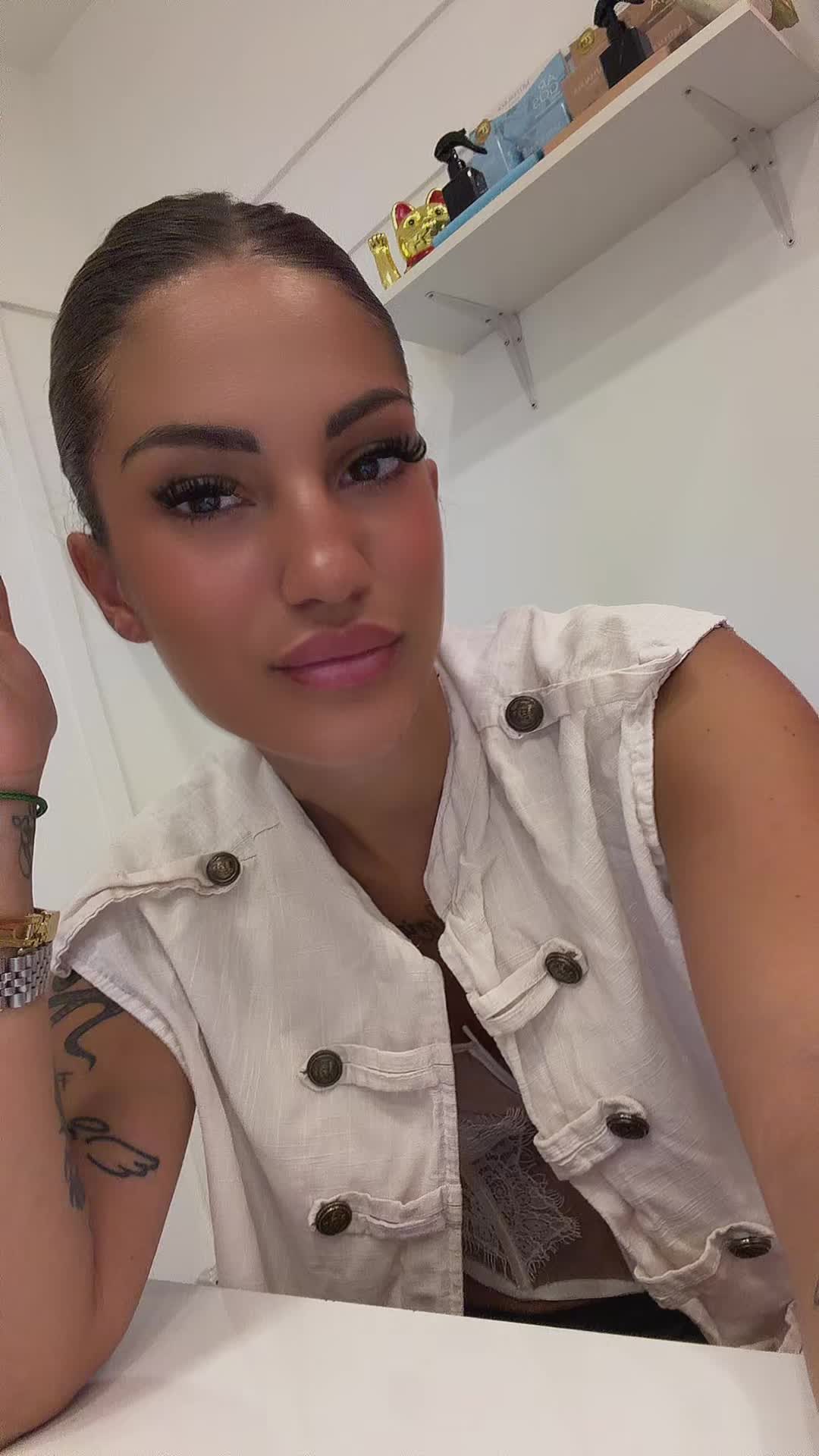 @Paola negro