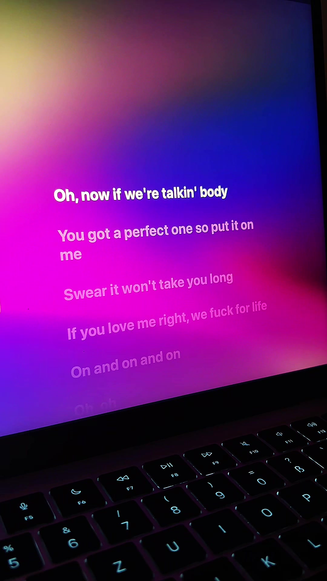 @🎧