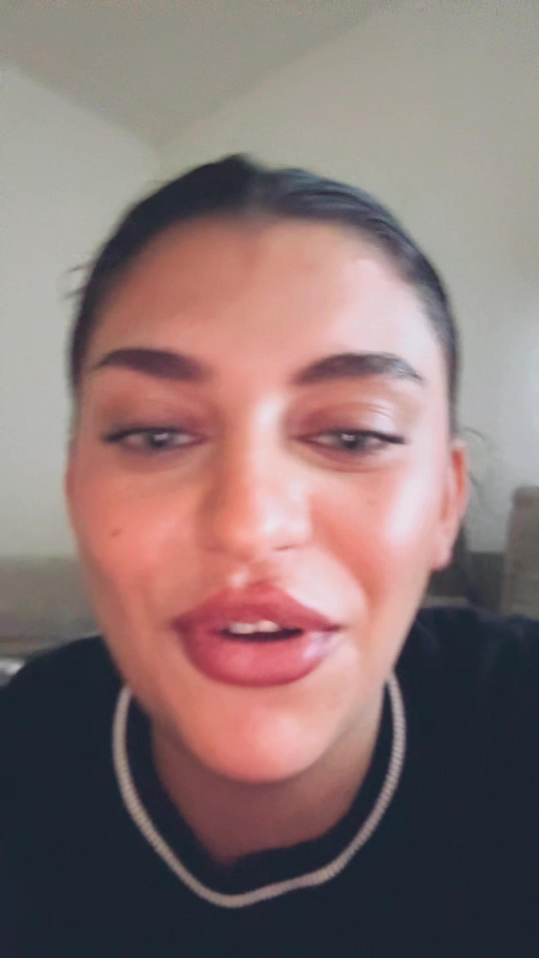 @MiraBks